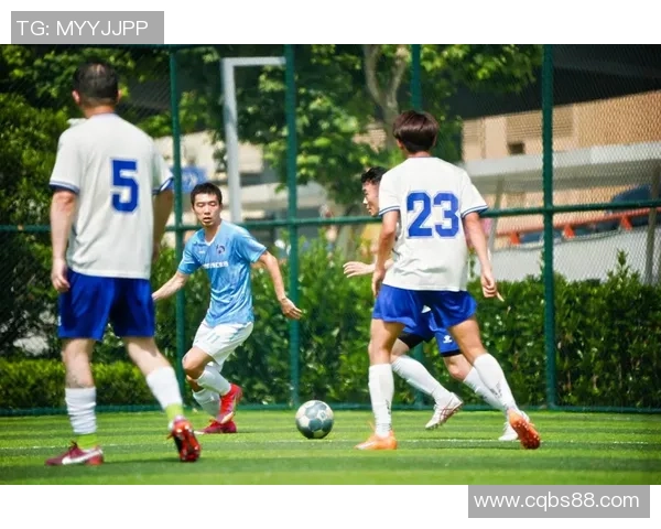 全国锦标赛回顾:杭州足球队展现出色耐力与团队精神的精彩表现